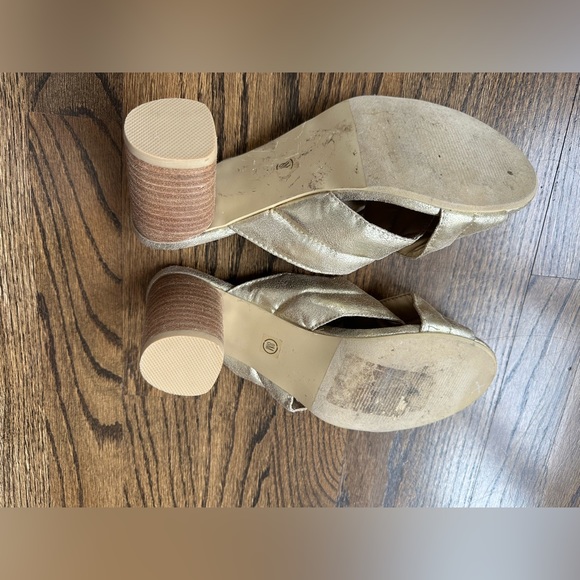 Amuse Society x Matisse gold sandals size 8 - Picture 4 of 5